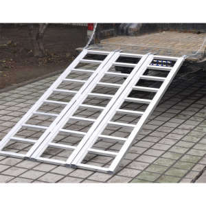 Tri-Fold Aluminum Snow Ramp 2